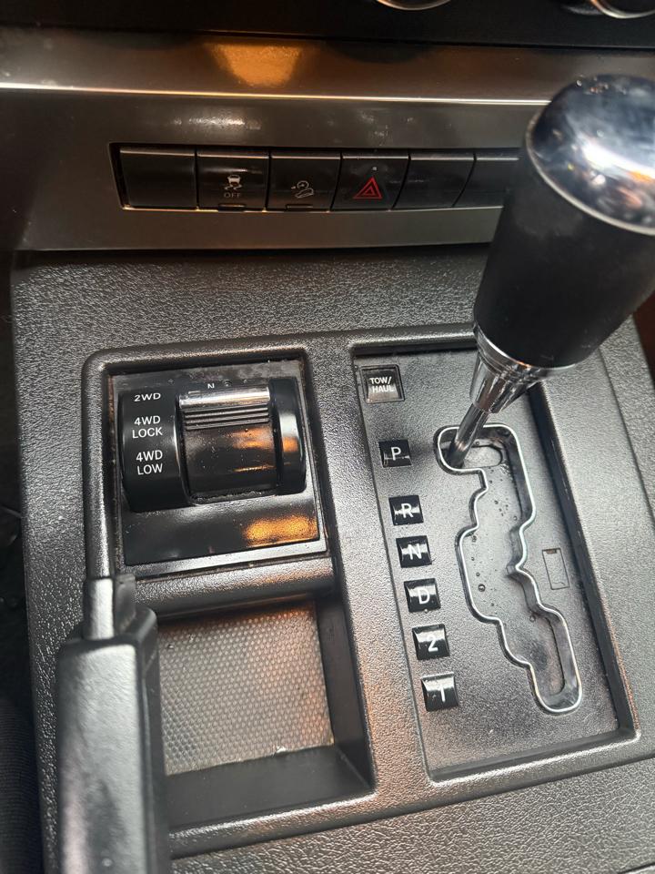 Jeep Liberty 4WD 4dr Sport 2012