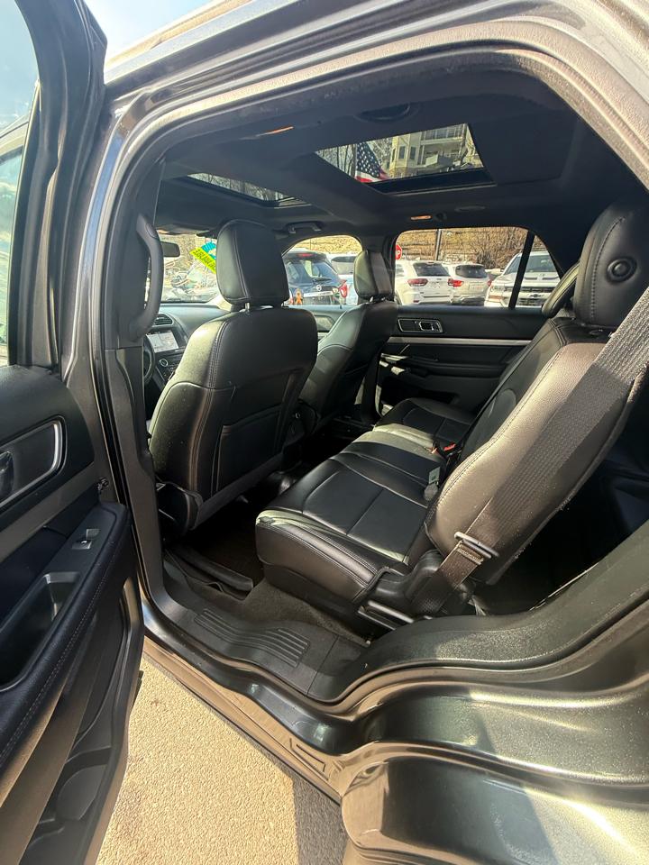 Ford Explorer XLT 4WD 2018