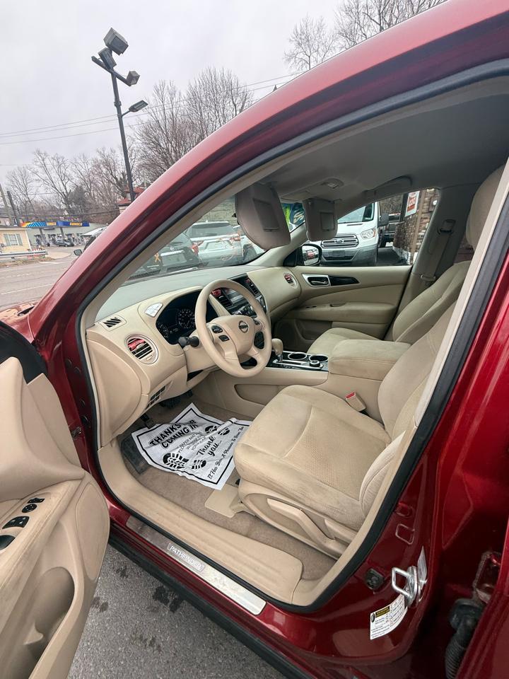 Nissan Pathfinder 4WD 4dr S 2013