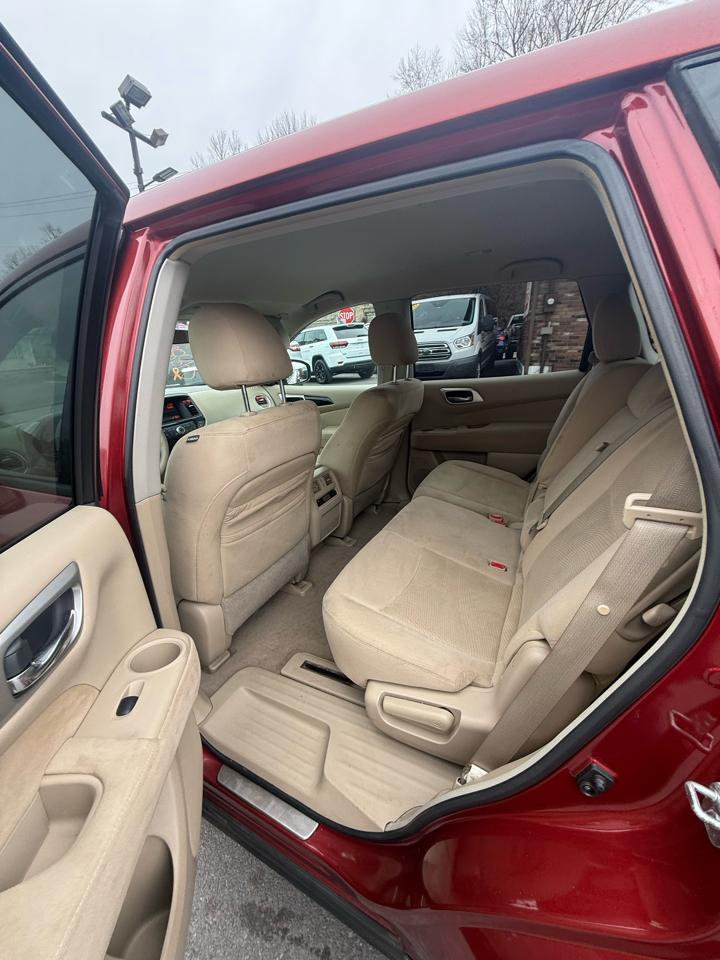 Nissan Pathfinder 4WD 4dr S 2013