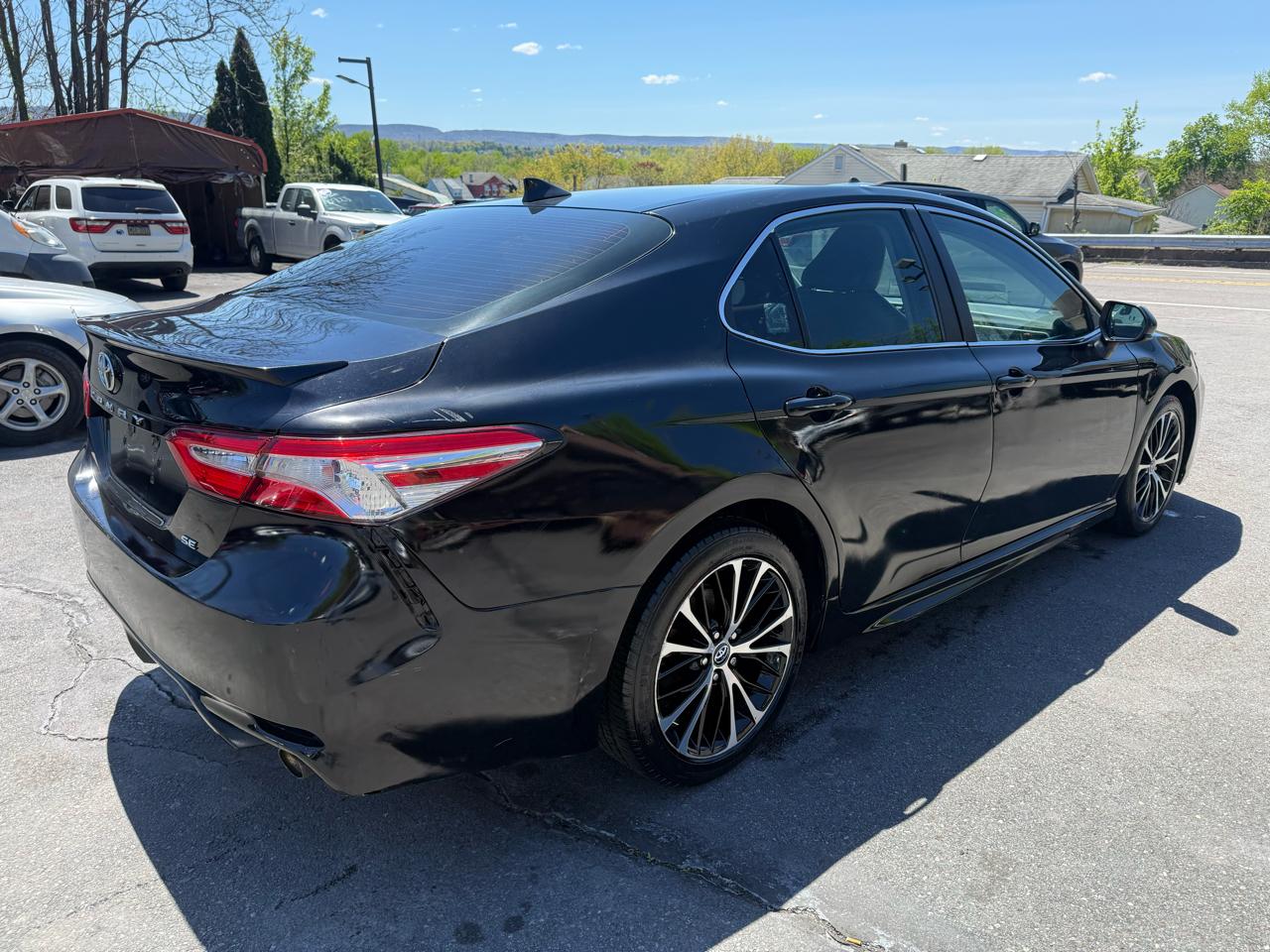 Toyota Camry SE Auto (Natl) 2020