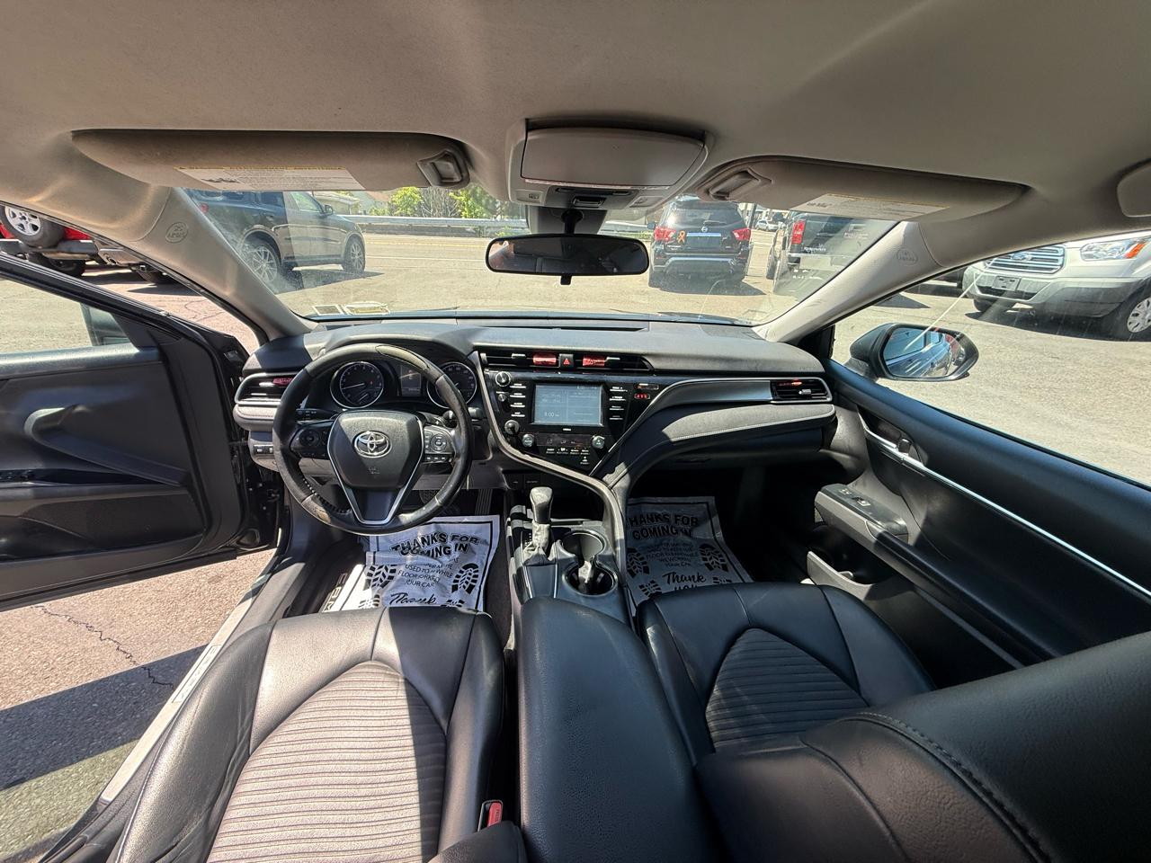 Toyota Camry SE Auto (Natl) 2020