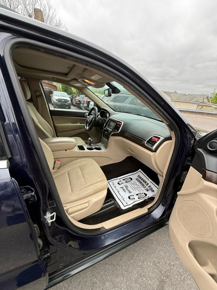 Jeep Grand Cherokee 4WD 4dr Laredo 2015