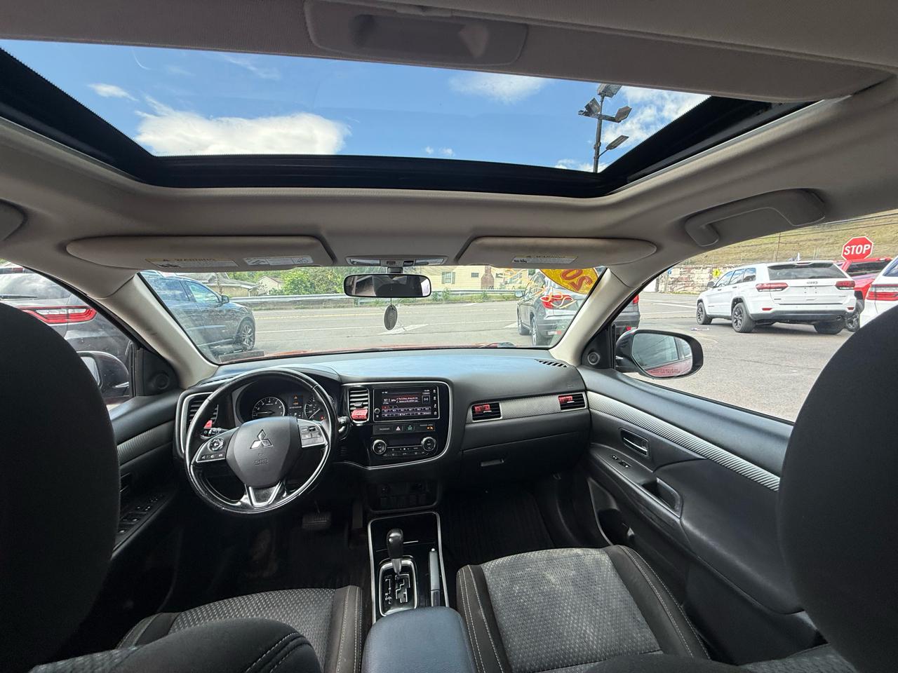 Mitsubishi Outlander SEL FWD 2017