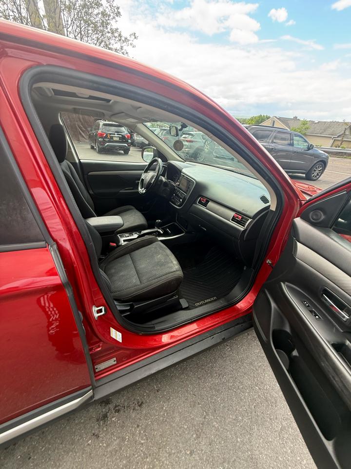 Mitsubishi Outlander SEL FWD 2017