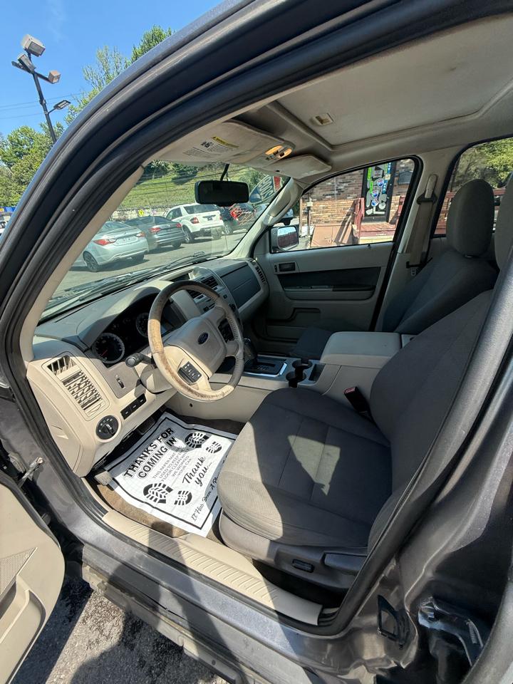 Ford Escape FWD 4dr I4 Auto XLT 2009