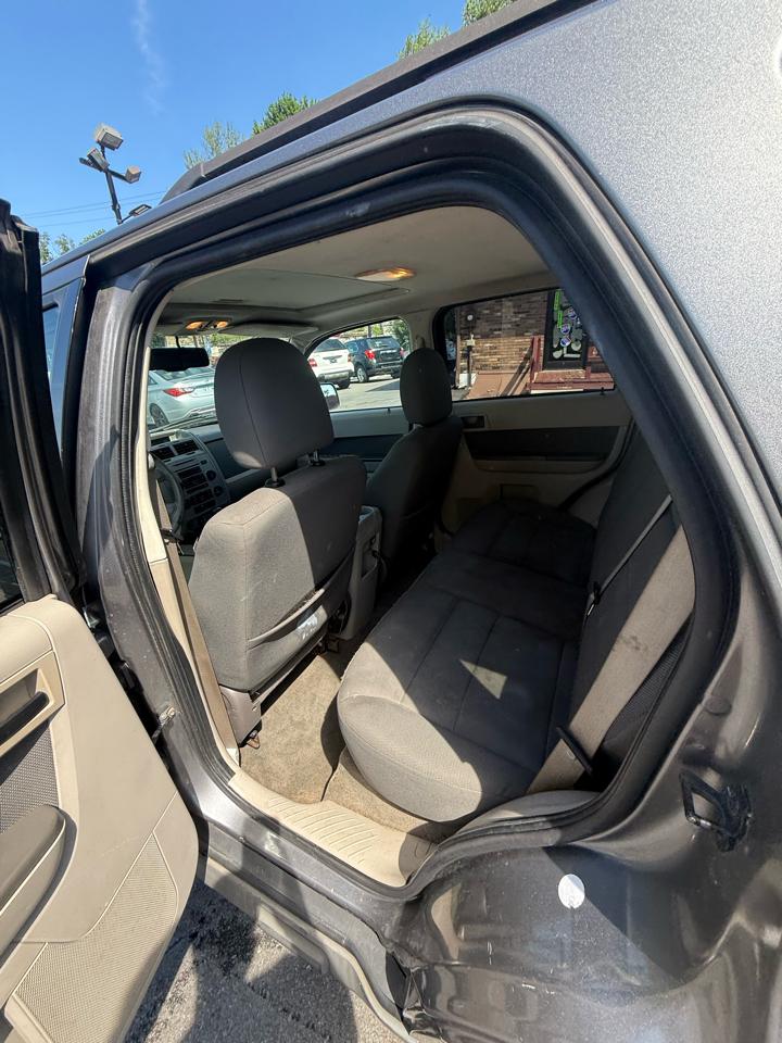 Ford Escape FWD 4dr I4 Auto XLT 2009