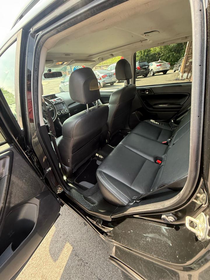 Subaru Forester 2.5i Limited CVT 2017
