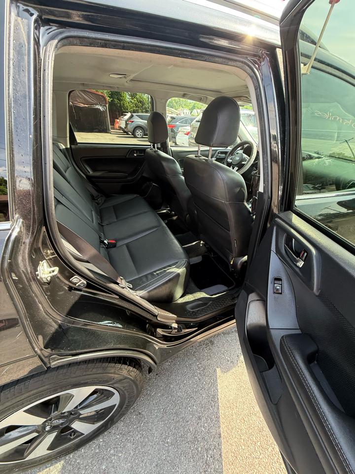 Subaru Forester 2.5i Limited CVT 2017