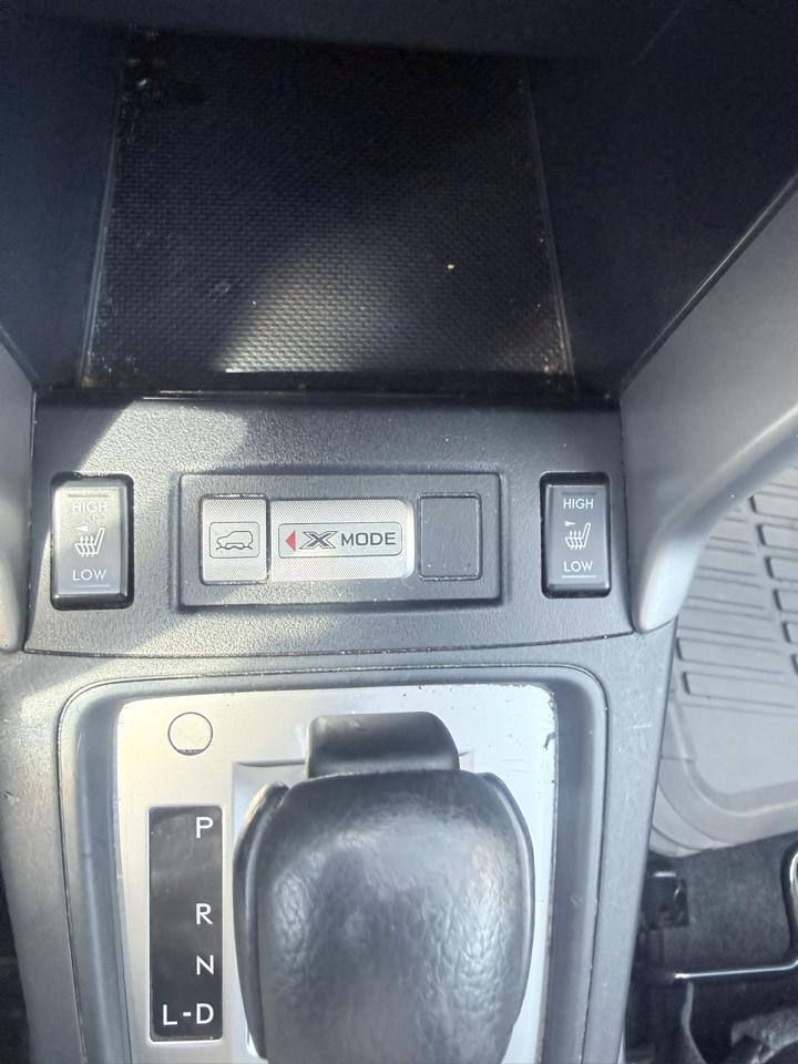 Subaru Forester 2.5i Limited CVT 2017