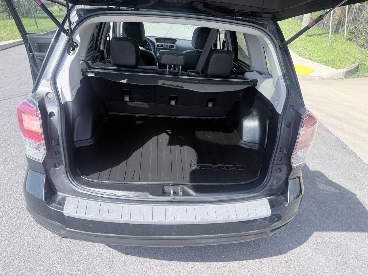 Subaru Forester 2.5i Limited CVT 2017