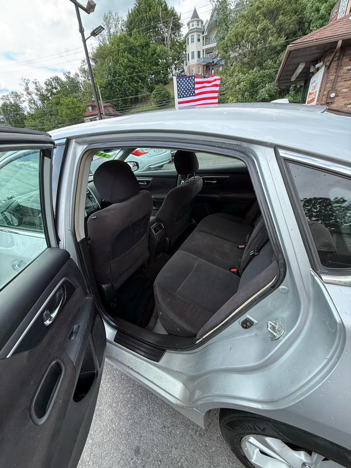 Nissan Altima 4dr Sdn I4 2.5 SV 2013