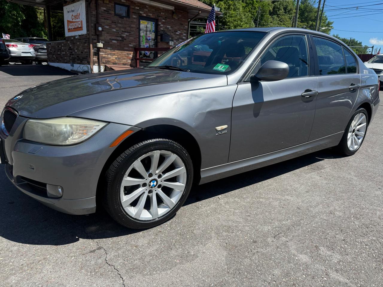 BMW 3 Series 4dr Sdn 328i xDrive AWD 2011