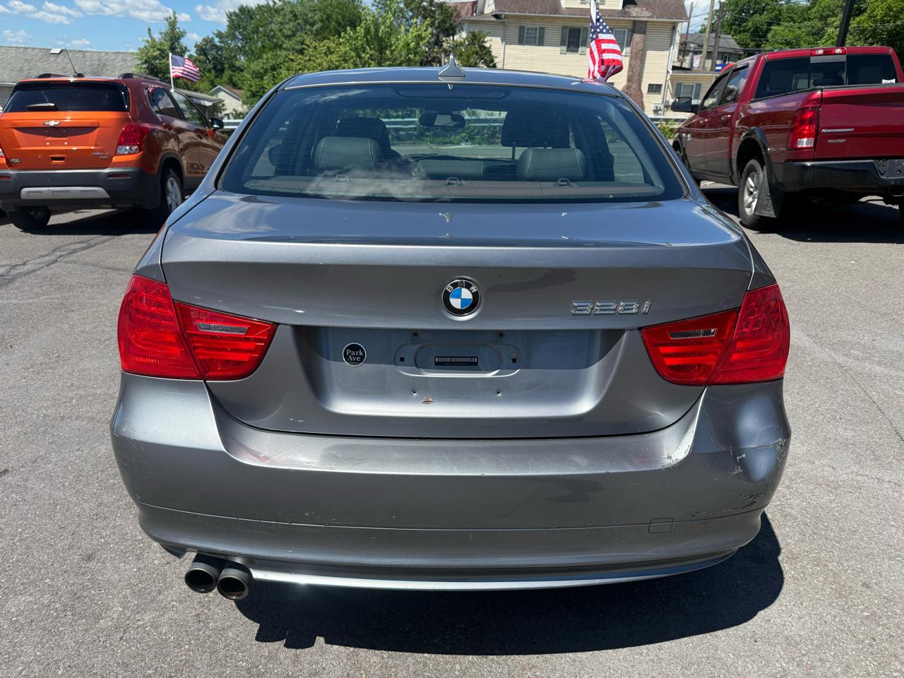 BMW 3 Series 4dr Sdn 328i xDrive AWD 2011