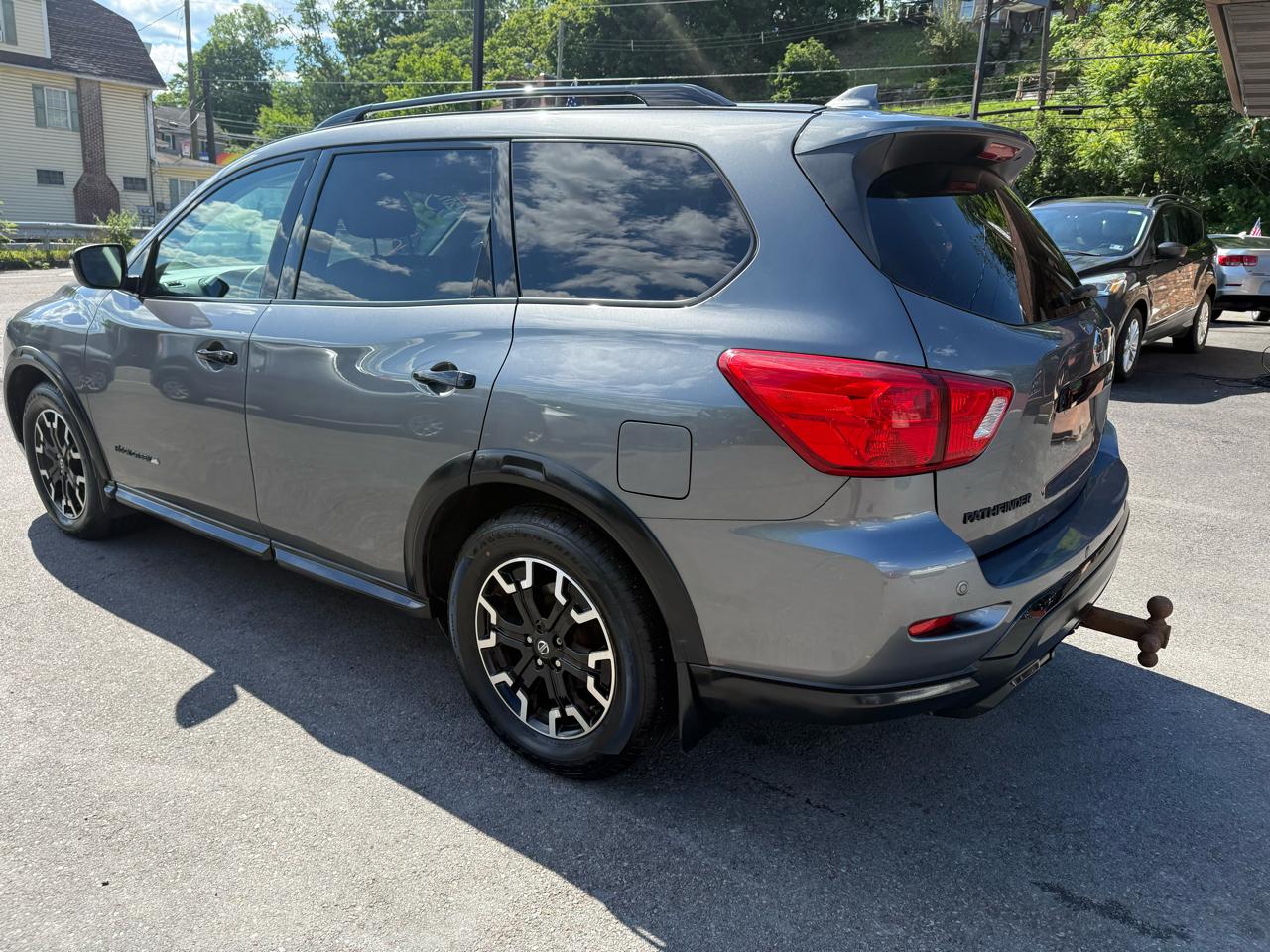 Nissan Pathfinder 4x4 SV 2019