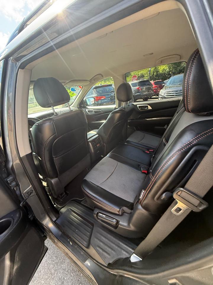Nissan Pathfinder 4x4 SV 2019