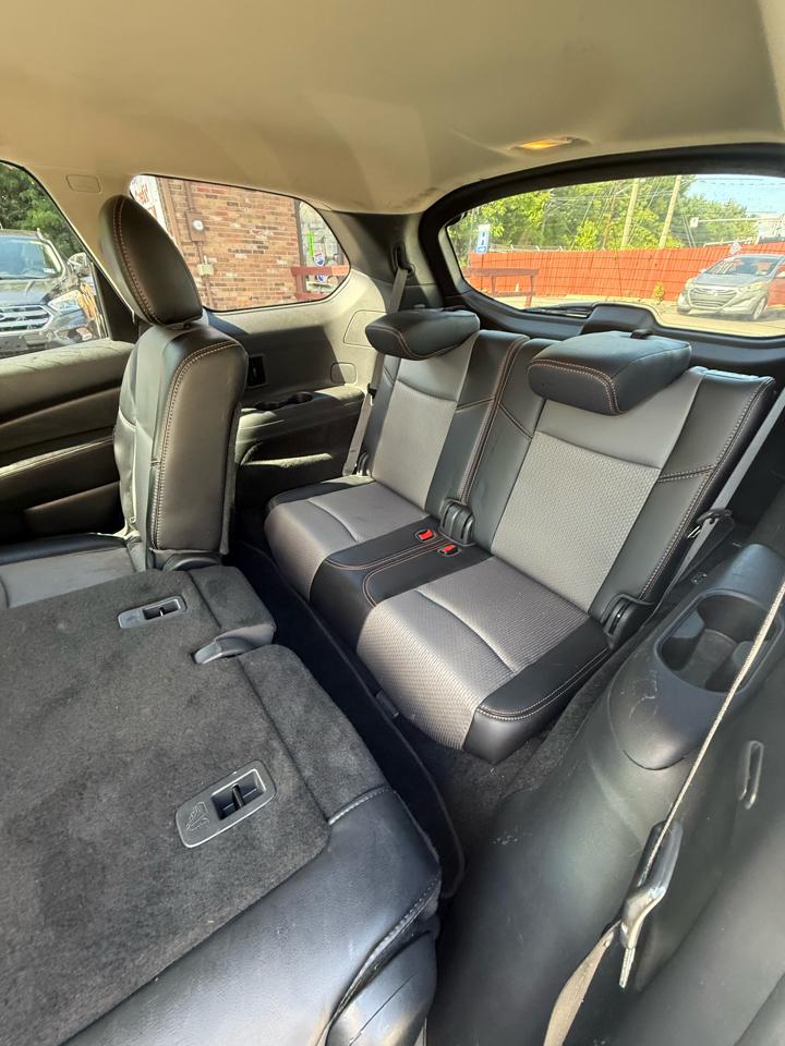 Nissan Pathfinder 4x4 SV 2019