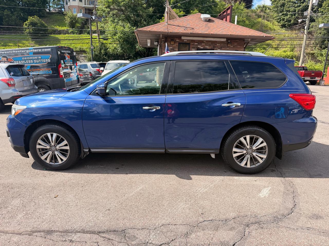 Nissan Pathfinder 4x4 S 2017