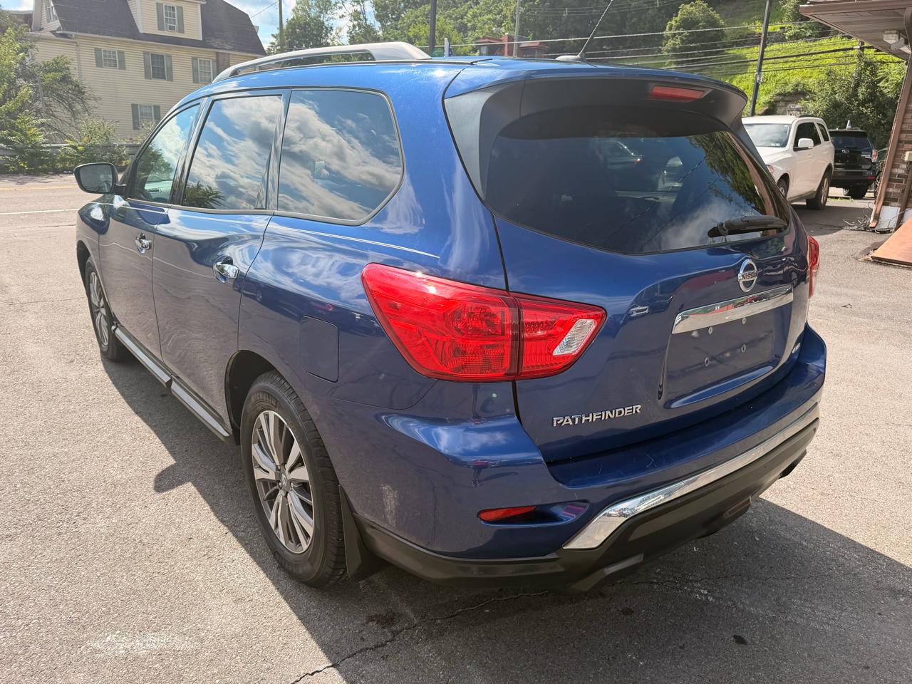 Nissan Pathfinder 4x4 S 2017