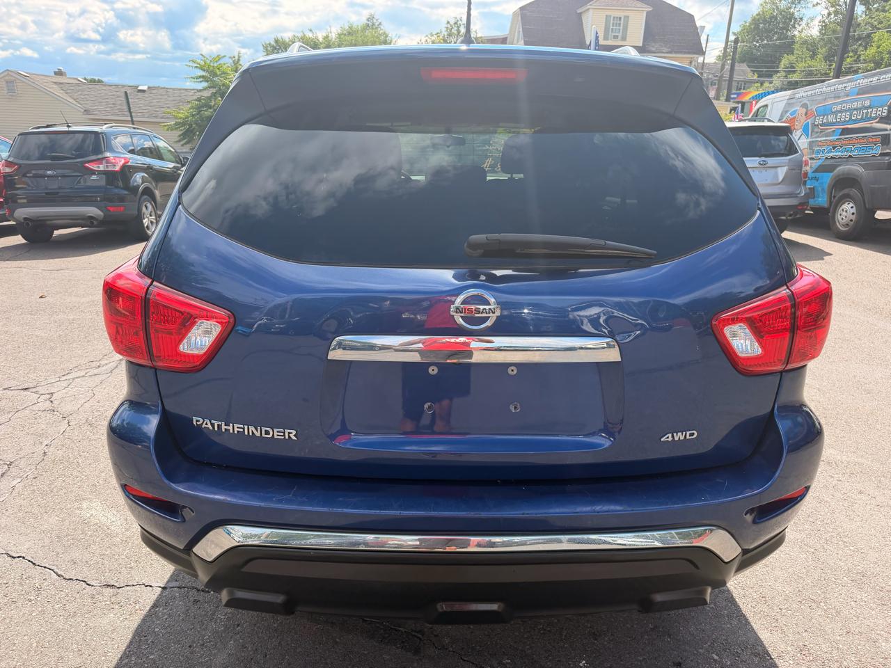 Nissan Pathfinder 4x4 S 2017