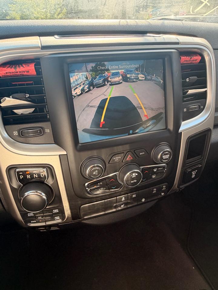 RAM 1500 4WD Crew Cab 140.5" Big Horn 2016