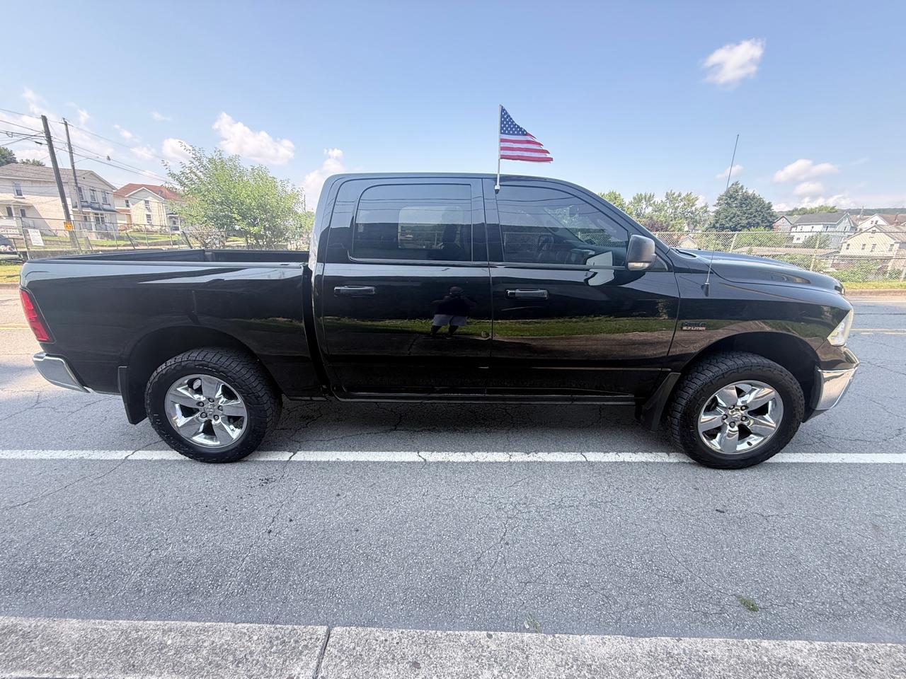 RAM 1500 4WD Crew Cab 140.5" Big Horn 2014