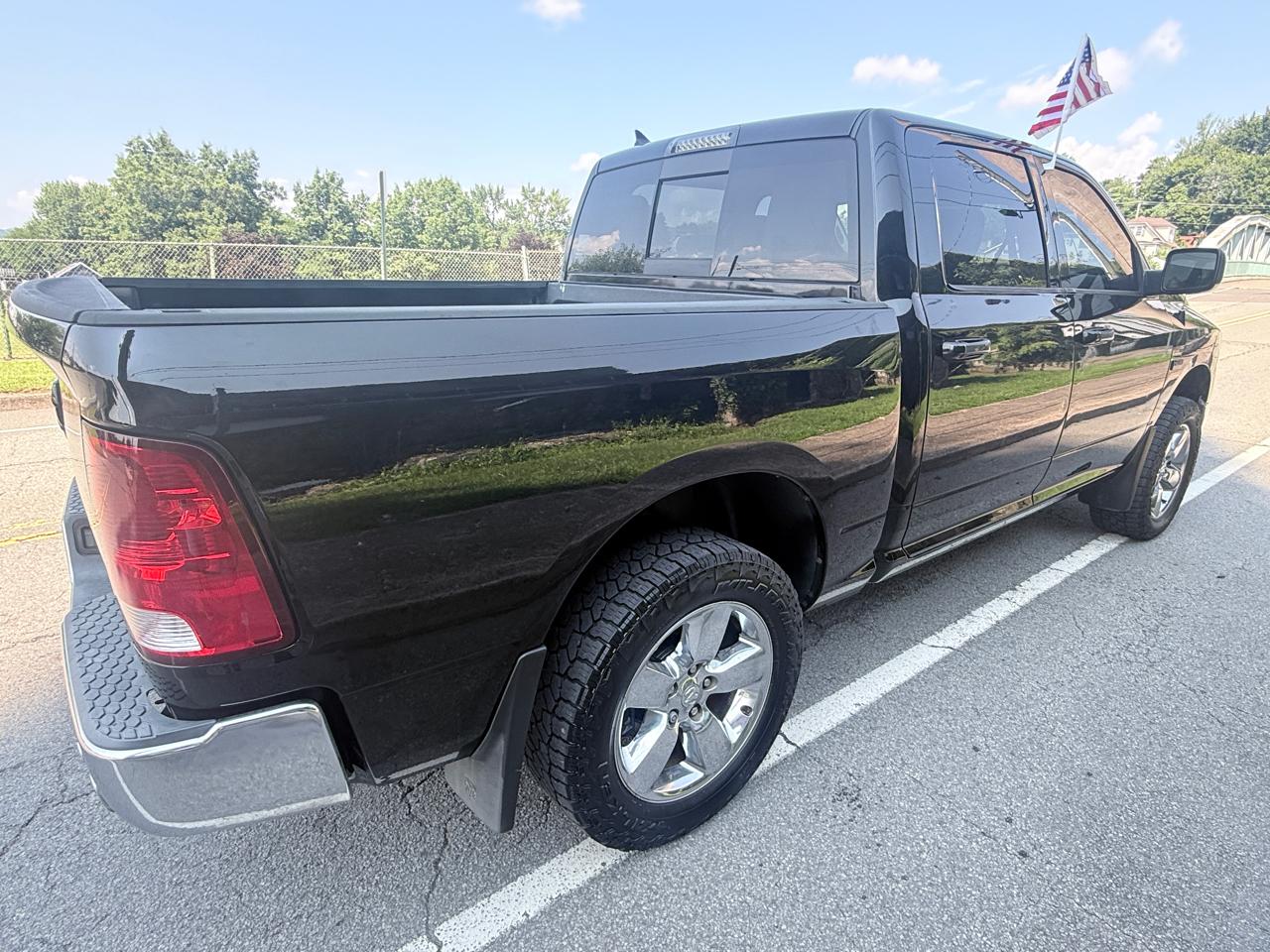 RAM 1500 4WD Crew Cab 140.5" Big Horn 2014