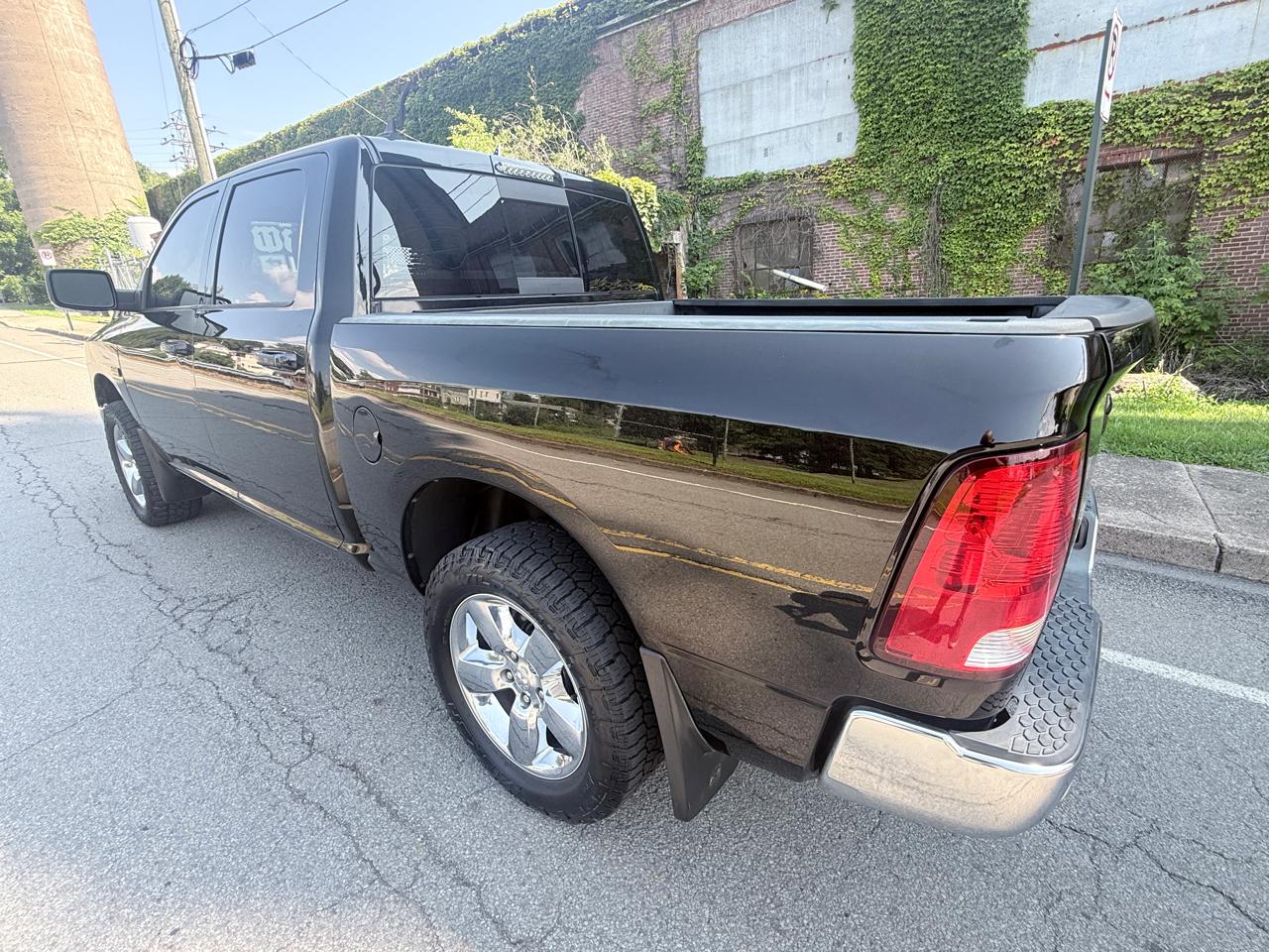 RAM 1500 4WD Crew Cab 140.5" Big Horn 2014