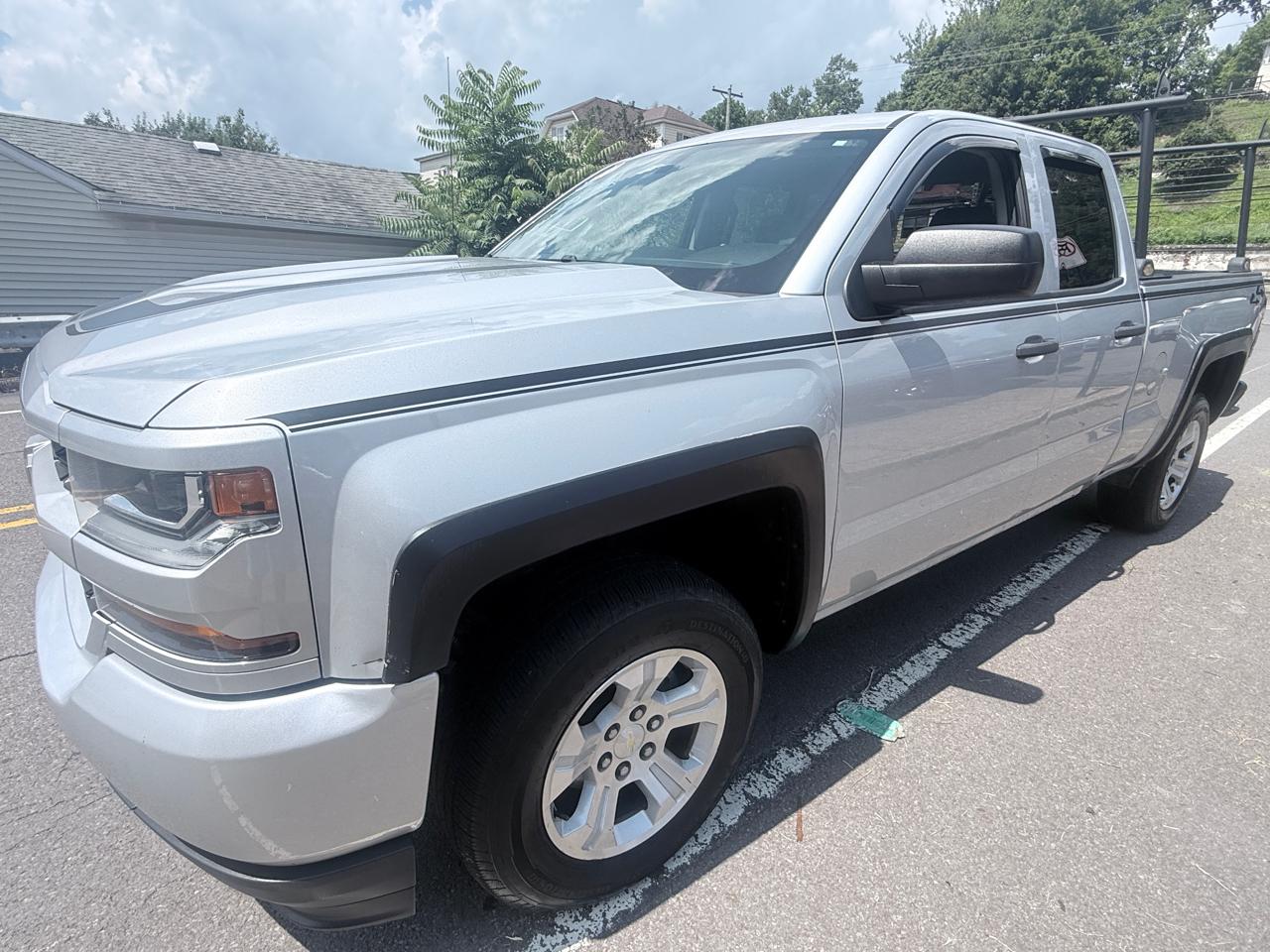Chevrolet Silverado 1500 4WD Double Cab 143.5" Custom 2016