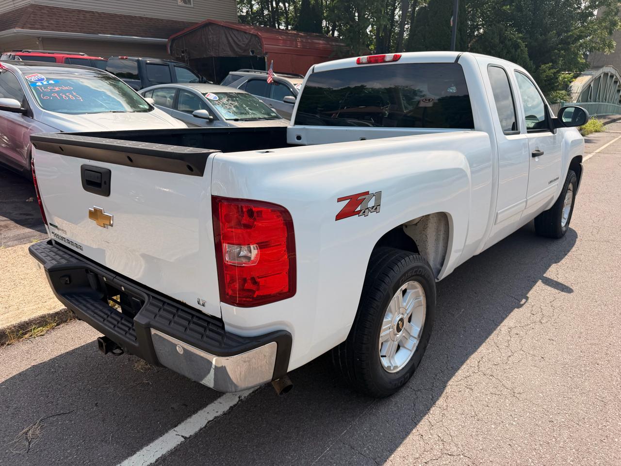 Chevrolet Silverado 1500 4WD Ext Cab 143.5" LT 2011