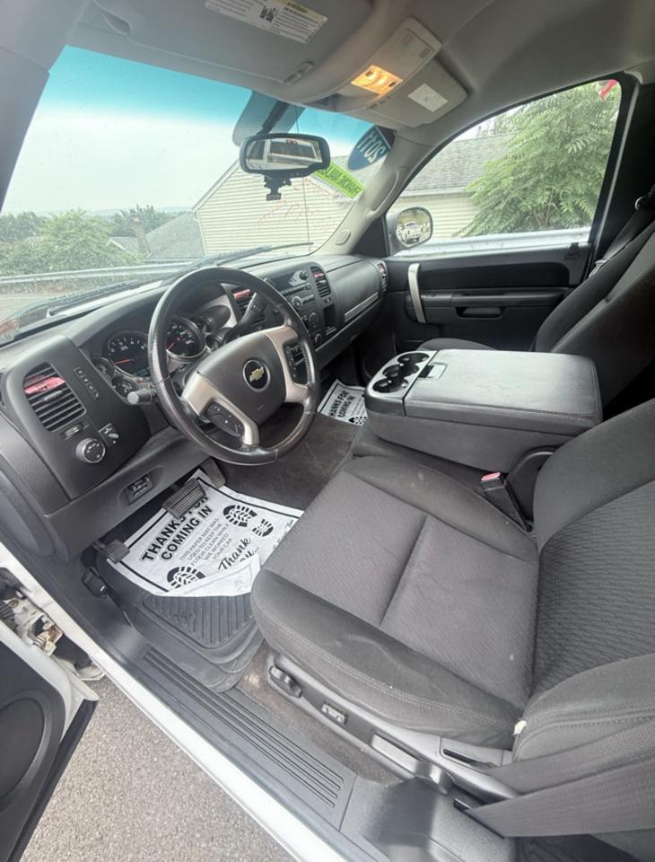Chevrolet Silverado 1500 4WD Ext Cab 143.5" LT 2011