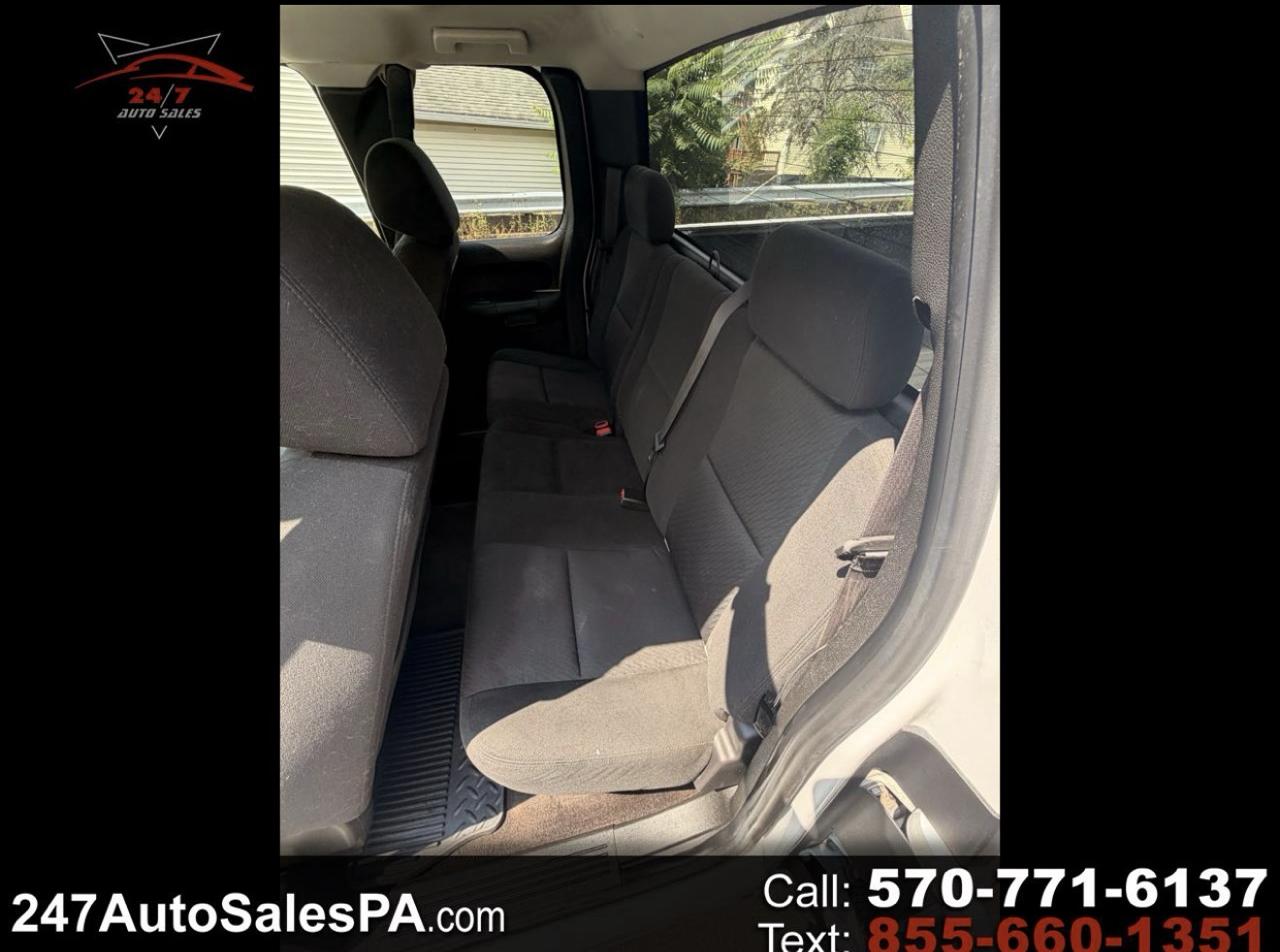 Chevrolet Silverado 1500 4WD Ext Cab 143.5" LT 2011