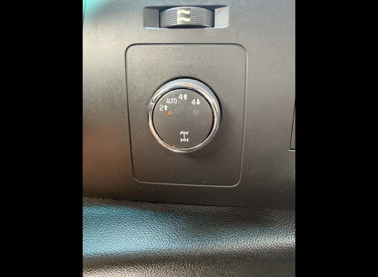 Chevrolet Silverado 1500 4WD Ext Cab 143.5" LT 2011