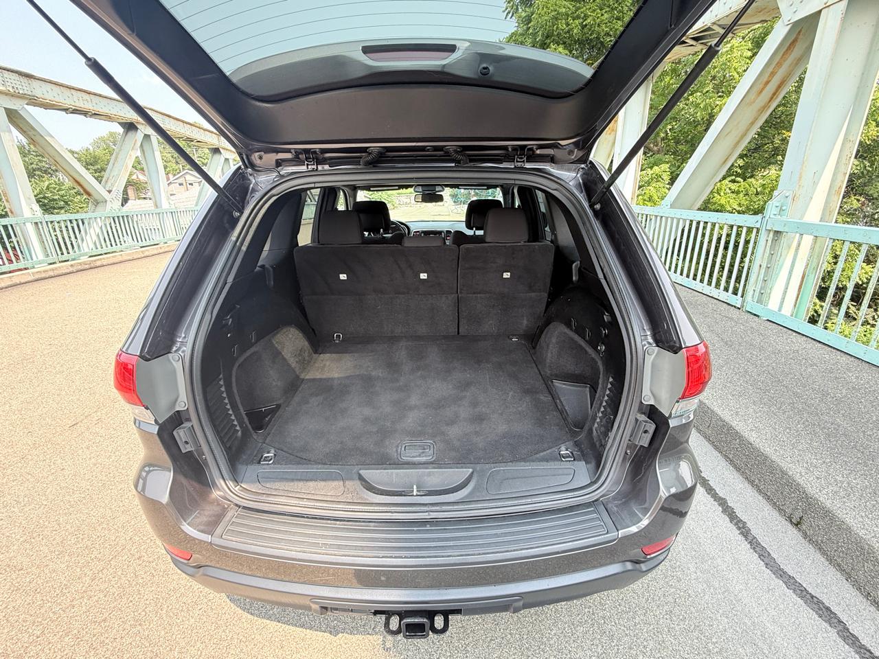 Jeep Grand Cherokee 4WD 4dr Laredo 2014