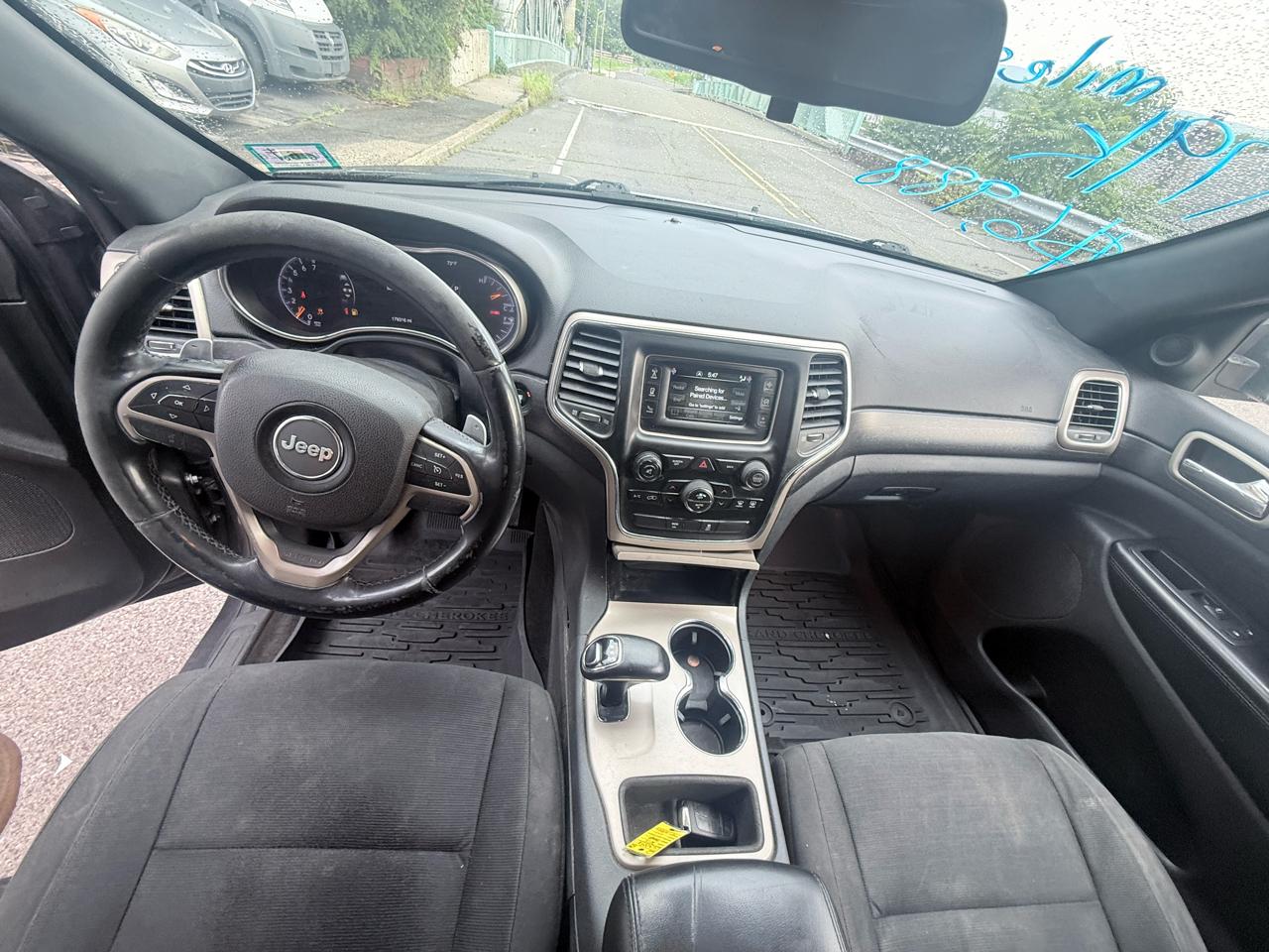 Jeep Grand Cherokee 4WD 4dr Laredo 2015