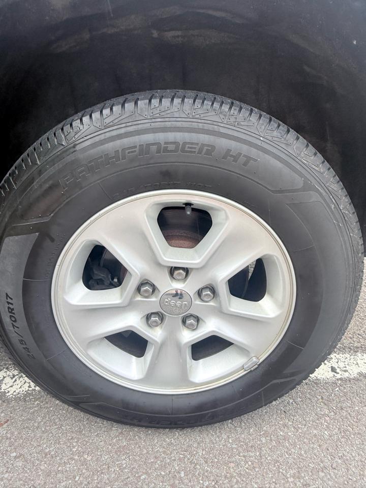 Jeep Grand Cherokee 4WD 4dr Laredo 2015