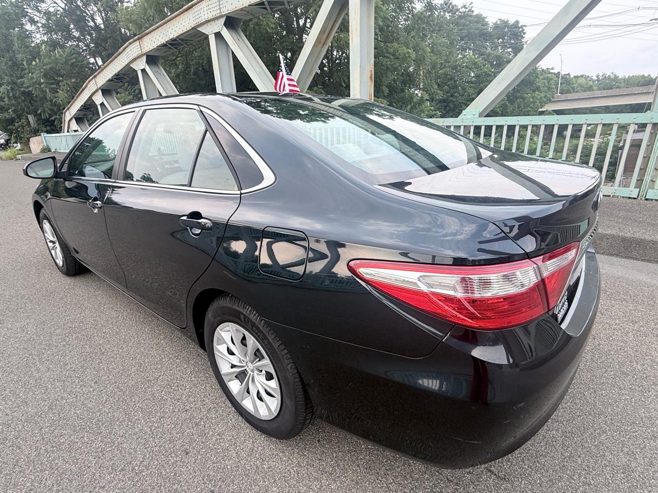 Toyota Camry 4dr Sdn I4 Auto SE w/Special Edition Pkg (Natl) 2016