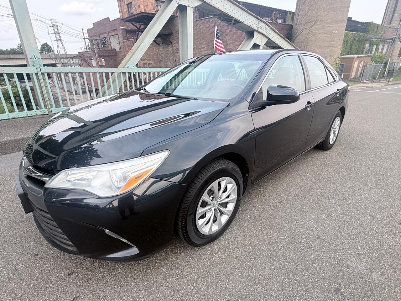 Toyota Camry 4dr Sdn I4 Auto SE w/Special Edition Pkg (Natl) 2016
