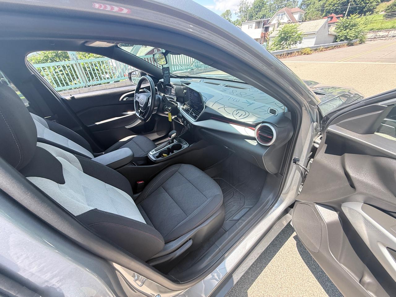 Chevrolet Trax FWD 4dr 1RS 2024