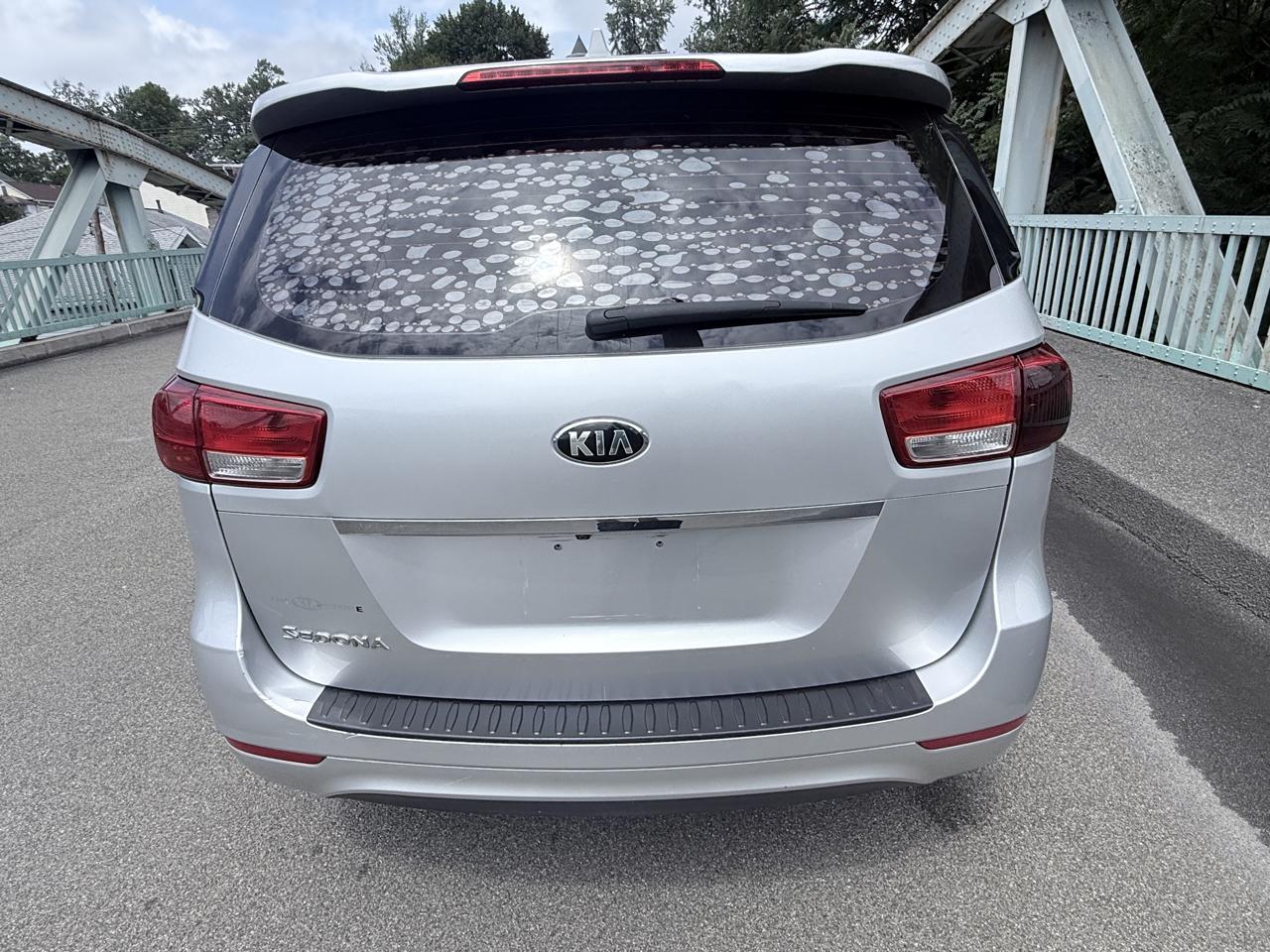 Kia Sedona L FWD 2017