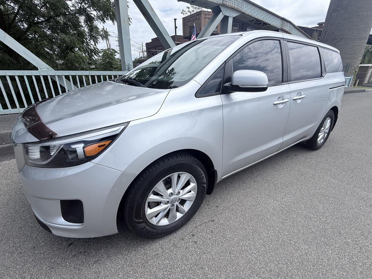 Kia Sedona L FWD 2017