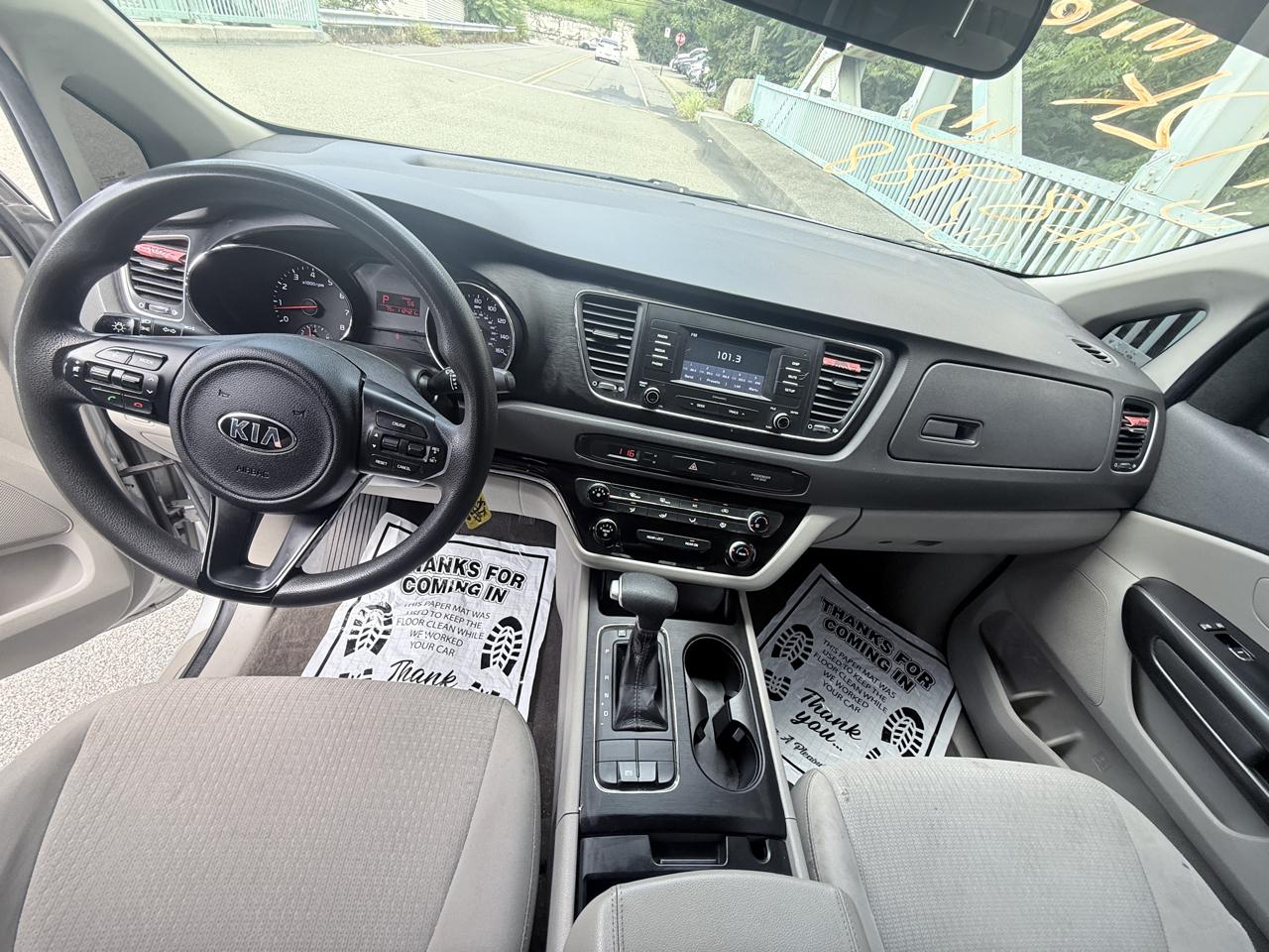 Kia Sedona L FWD 2017