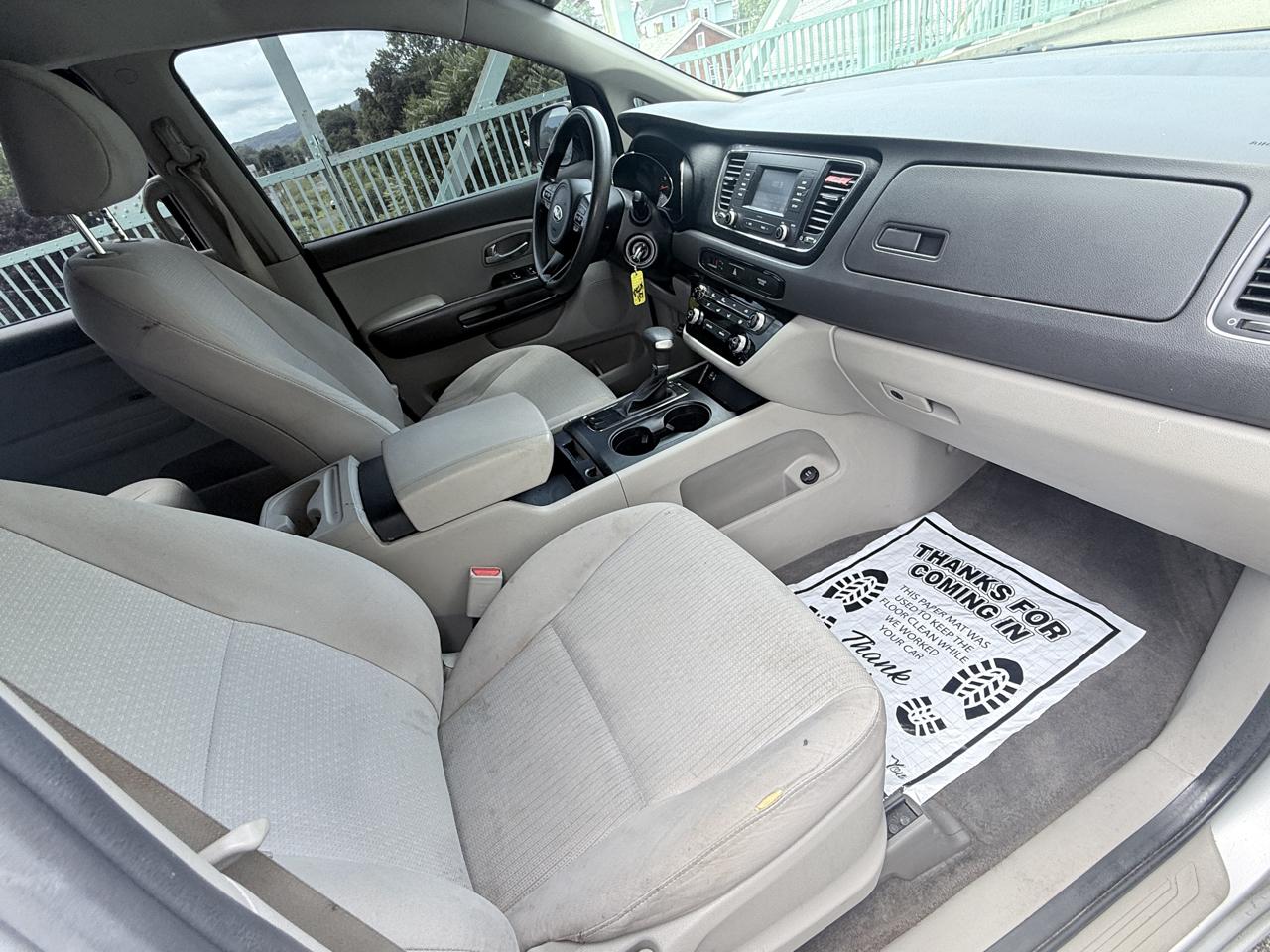 Kia Sedona L FWD 2017