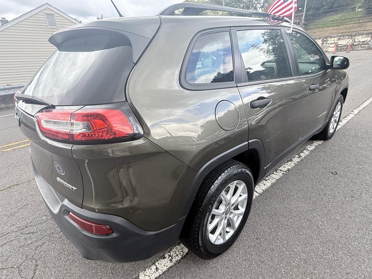 Jeep Cherokee 4WD 4dr Sport 2015