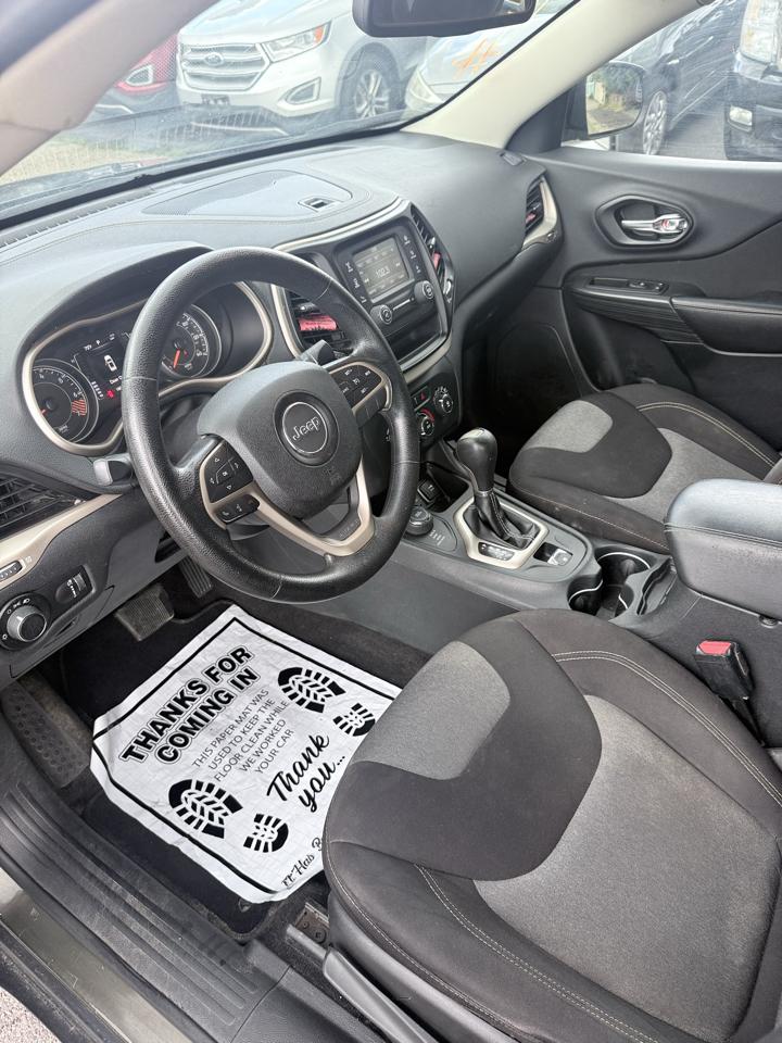 Jeep Cherokee 4WD 4dr Sport 2015
