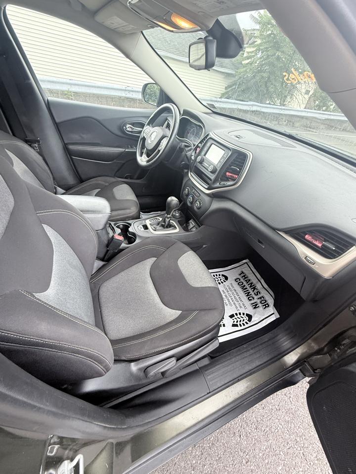 Jeep Cherokee 4WD 4dr Sport 2015