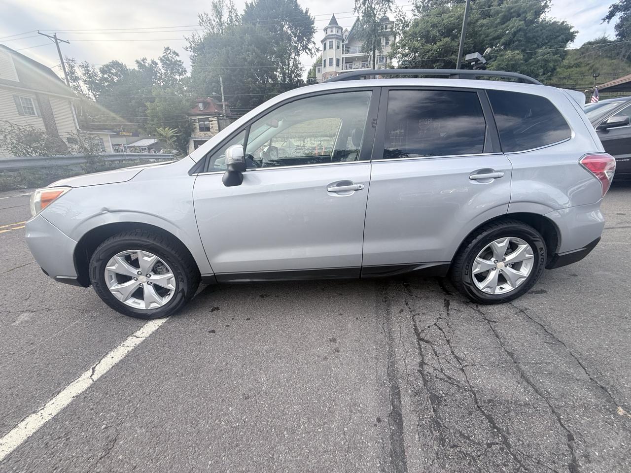 Subaru Forester 4dr Auto 2.5i Touring PZEV 2014