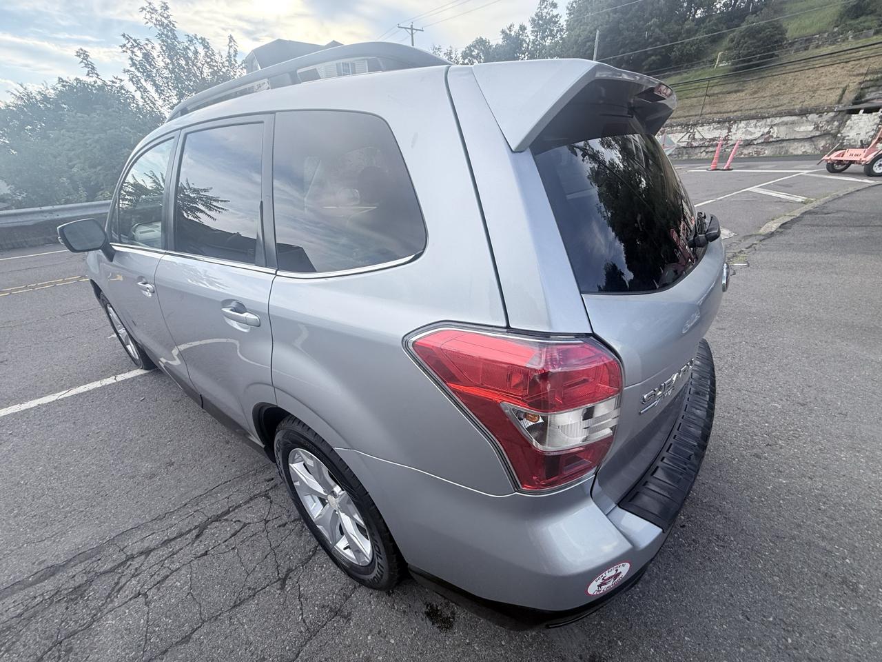 Subaru Forester 4dr Auto 2.5i Touring PZEV 2014