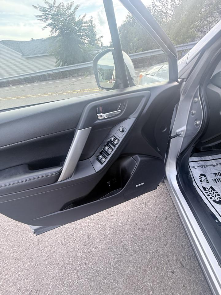 Subaru Forester 4dr Auto 2.5i Touring PZEV 2014