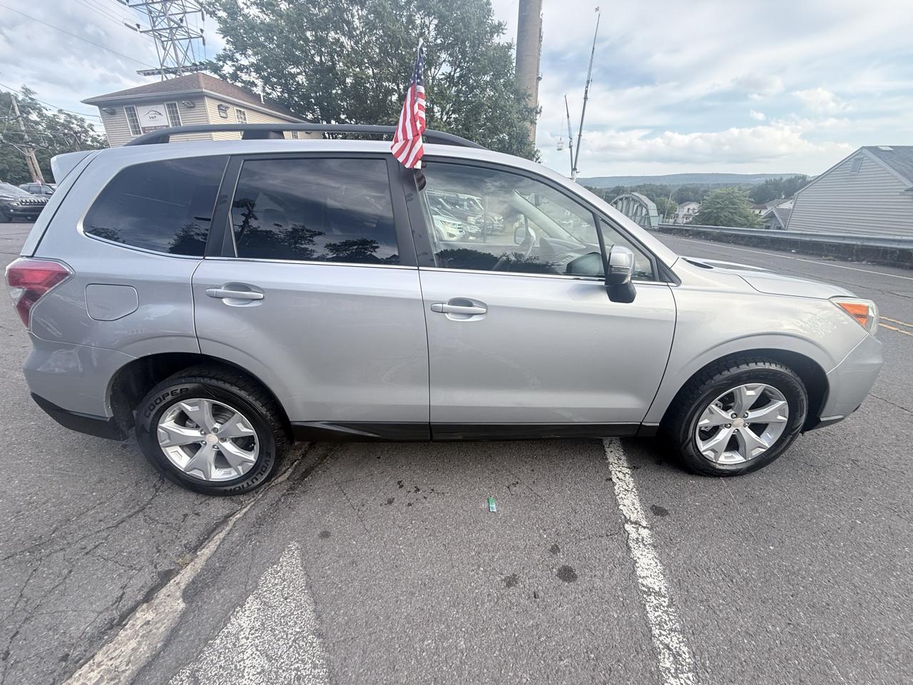 Subaru Forester 4dr Auto 2.5i Touring PZEV 2014
